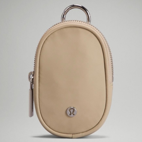 lululemon crossbody with nano pouch 🤍 - Picture 5 of 6